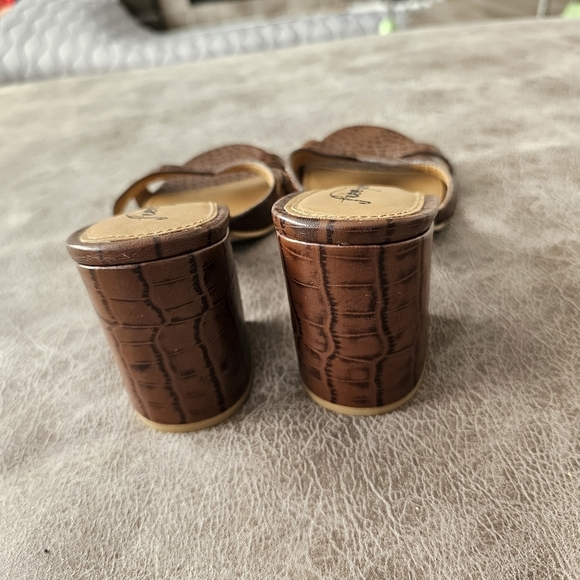 Free People Charlie V Heel Sandals - Picture 6 of 8